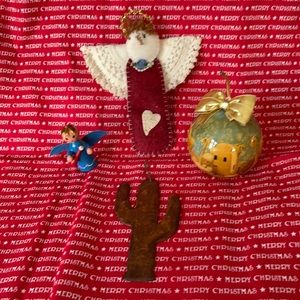 Ernesco Holiday Figure Ornament Bundle